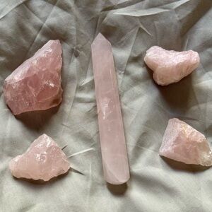 Rose Quartz Crystal Set in Soft Pink – Healing Display Stones